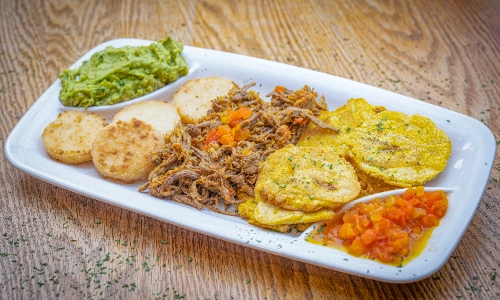 Carne Desmechada y tosty arepa