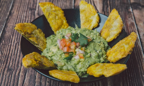 Guacamole Con Tostones 