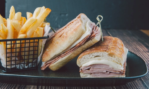 Sandwich De Jamon Y Queso
