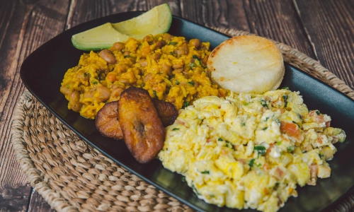 Huevos Revueltos con Calentado 