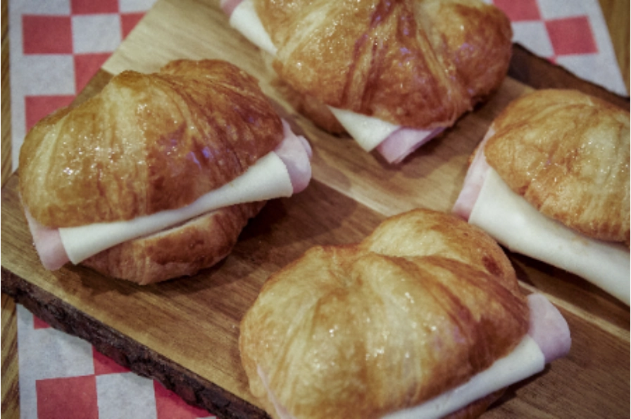 Mini Croissant Jamón y Queso 