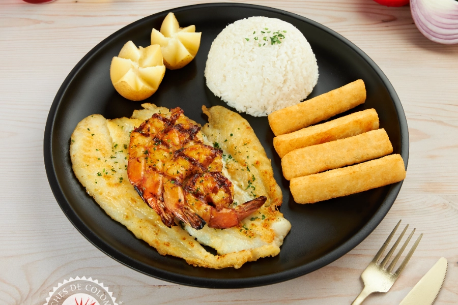 Filete Con Camarones Al Ajillo