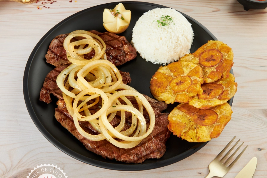Bistec Encebollado