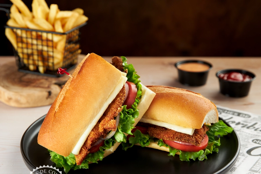 Sandwich De Pollo Empanizado